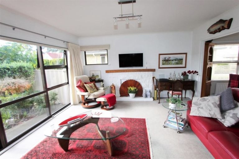 Photo of property in 8 Robertson Street, Glenholme, Rotorua, 3010