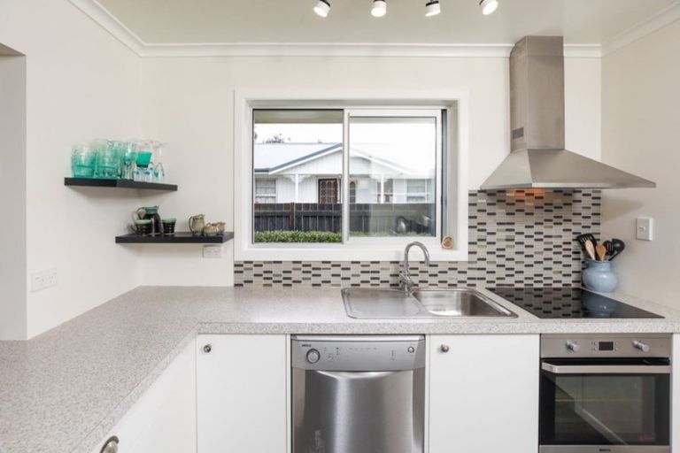 Photo of property in 24 Ranfurly Avenue, Fairfield, Hamilton, 3214