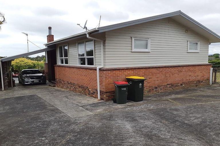 Photo of property in 28 Ussher Place, Pakuranga Heights, Auckland, 2010