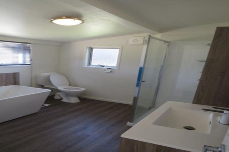 Photo of property in 1 Sedcole Street, Pahiatua, 4910