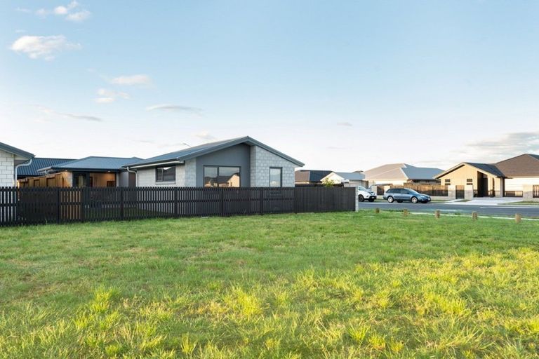 Photo of property in 204 Te Okuroa Drive, Papamoa, 3118