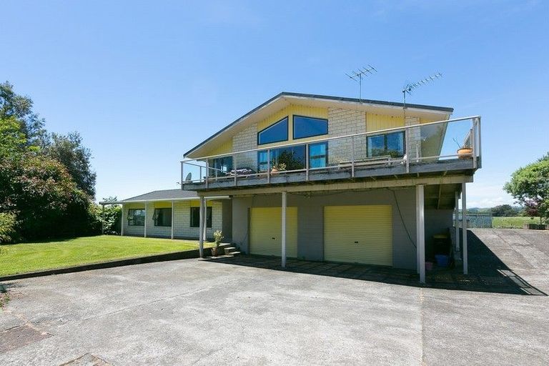Photo of property in 500 Tikorangi Road East, Tikorangi, Waitara, 4383