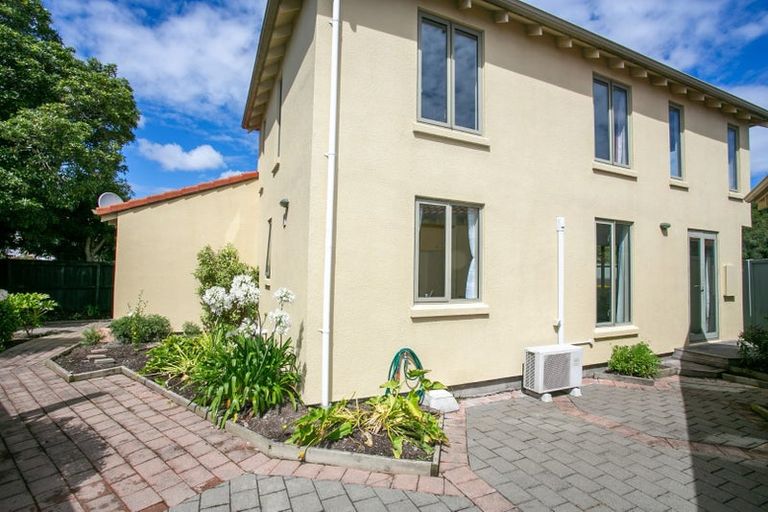 Photo of property in 76 Picton Avenue, Riccarton, Christchurch, 8011