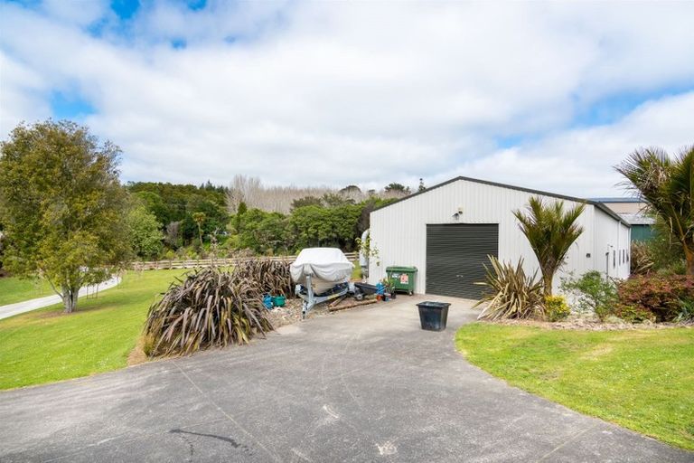 Photo of property in 121 Pomona Road, Kumeu, 0891
