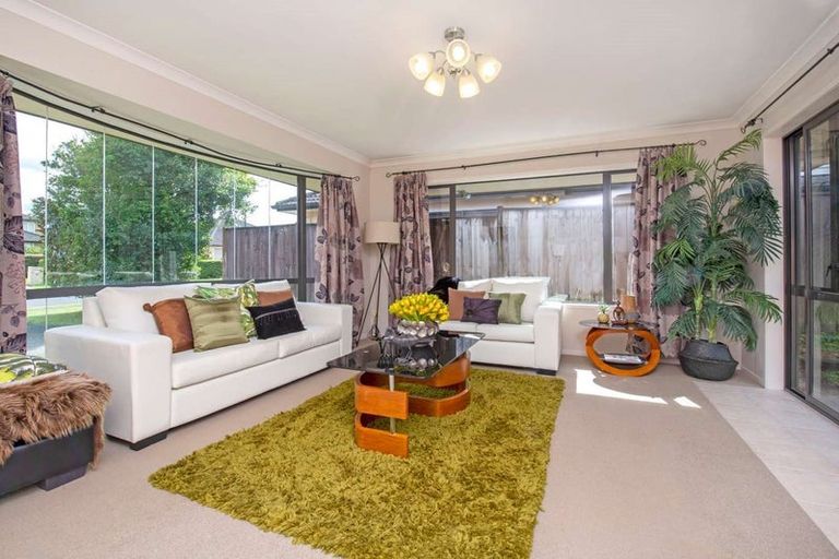 Photo of property in 24 Baltersan Drive, Flat Bush, Auckland, 2016