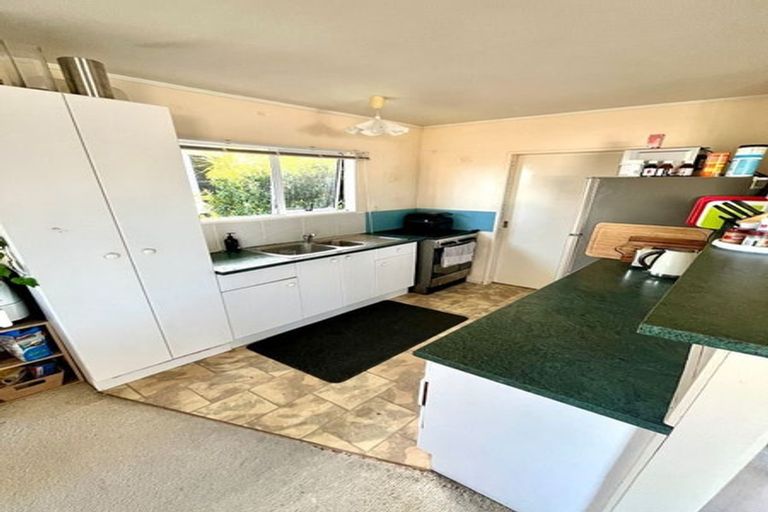 Photo of property in 15a Heathglen Place, Bayview, Auckland, 0629
