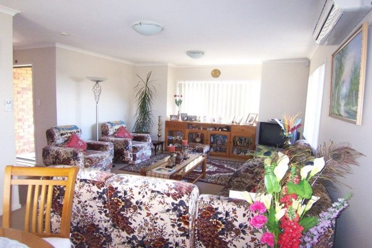 Photo of property in 34 Tussock Avenue, Mangere, Auckland, 2022