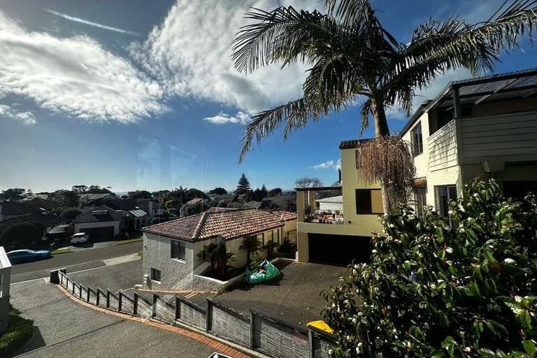 Photo of property in 28 Oakwood Grove, Eastern Beach, Auckland, 2012