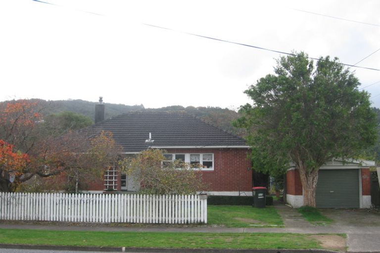 Photo of property in 3 Reynolds Street, Taita, Lower Hutt, 5011