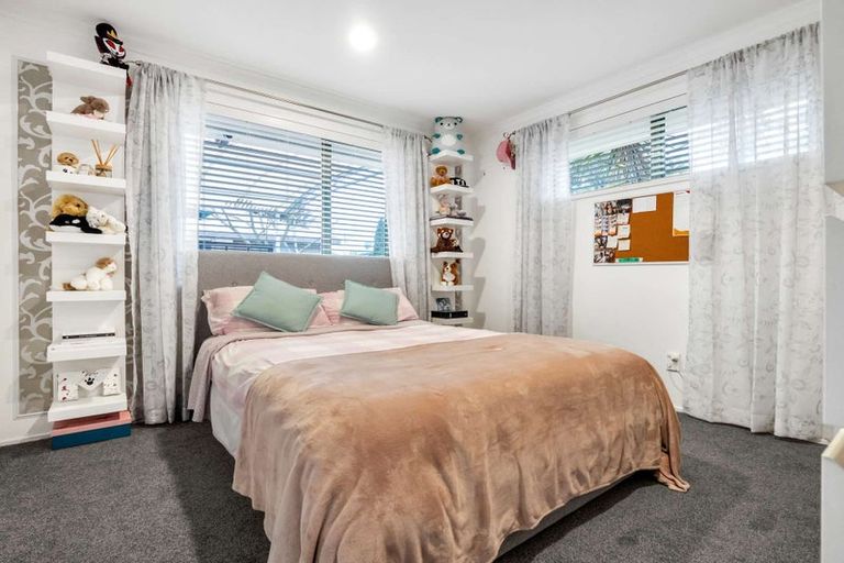 Photo of property in 16 Antrim Place, Nawton, Hamilton, 3200