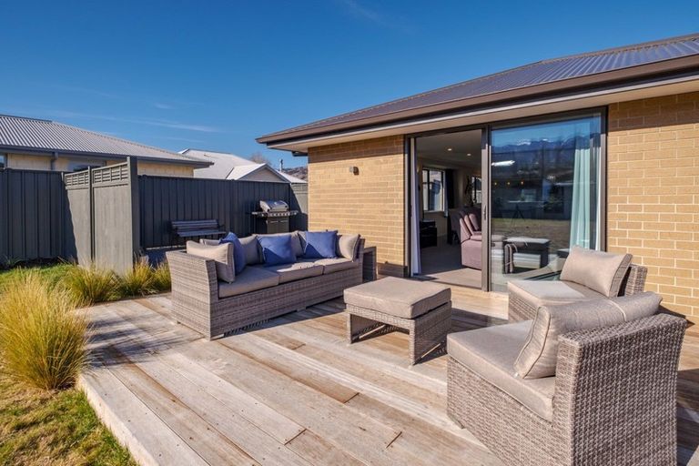 Photo of property in 78 Stratford Drive, Mount Pisa, Cromwell, 9383