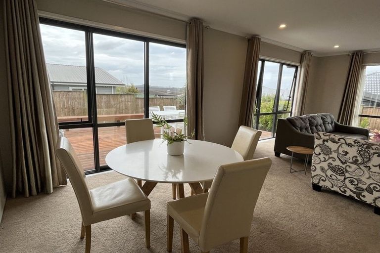 Photo of property in 2 Makaka Lane, Silverdale, 0932