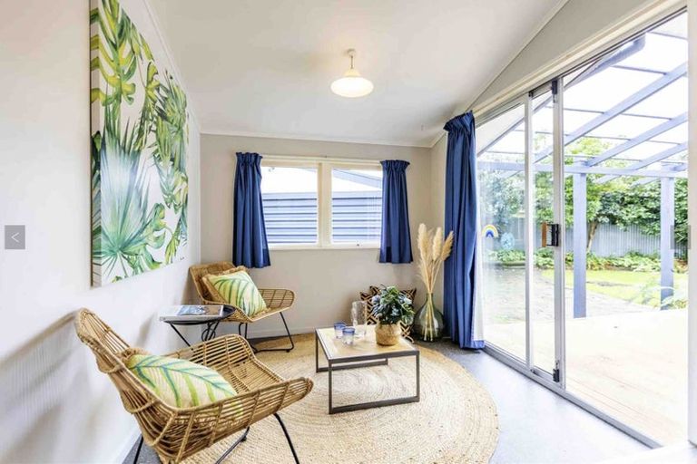 Photo of property in 10 Weathers Place, Taradale, Napier, 4112