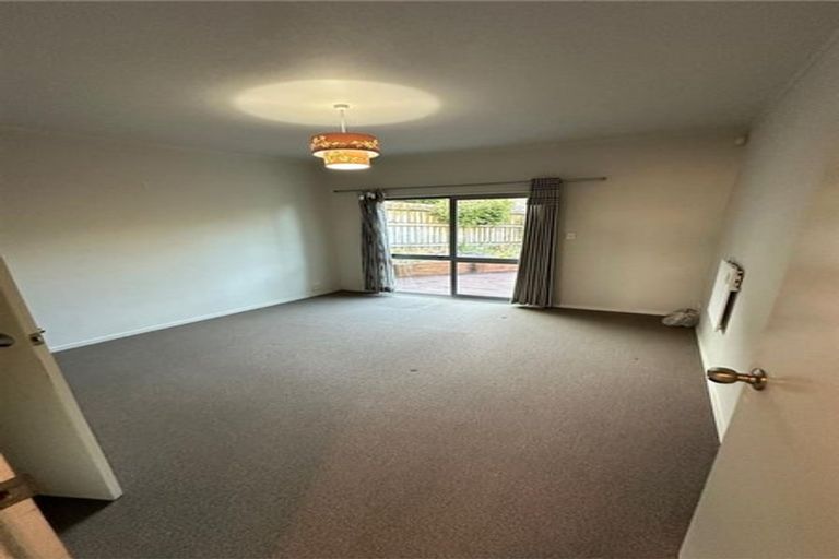 Photo of property in 72 Kervil Avenue, Te Atatu Peninsula, Auckland, 0610