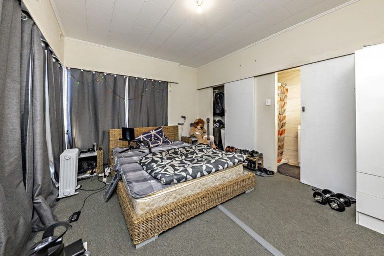 Photo of property in 16 Freyberg Avenue, Papatoetoe, Auckland, 2104