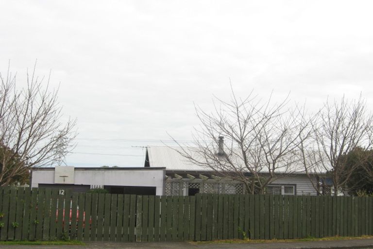 Photo of property in 12 Simons Street, Moturoa, New Plymouth, 4310
