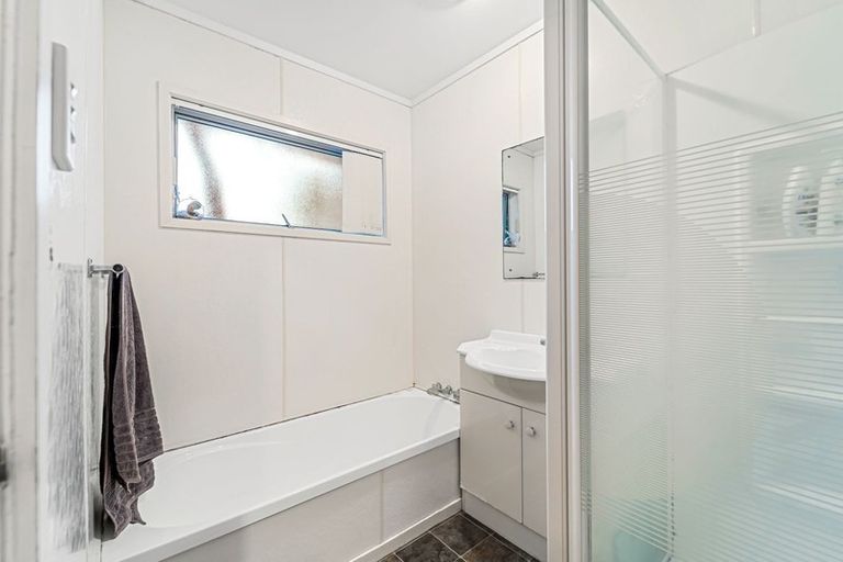 Photo of property in 14 Withers Road, Glen Eden, Auckland, 0602