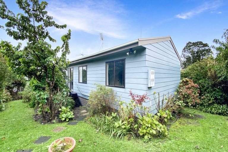 Photo of property in 2/16 Seabrook Avenue, New Lynn, Auckland, 0600