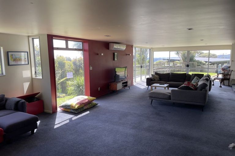 Photo of property in 16 Log Race Road, Piha, New Lynn, 0772