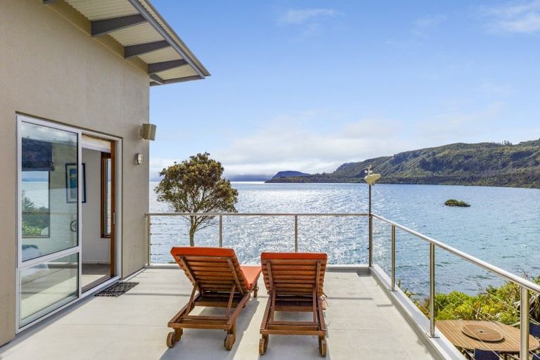 Photo of property in 26 Whakamoenga Point, Acacia Bay, Taupo, 3385