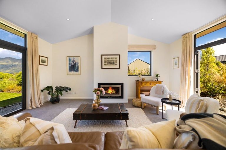 Photo of property in 47 Jacks Point Rise, Jacks Point, Queenstown, 9371