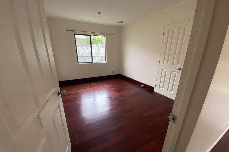 Photo of property in 4/17 Neta Grove, Henderson, Auckland, 0612