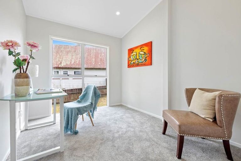 Photo of property in 49 Moncrieff Avenue, Clendon Park, Auckland, 2103