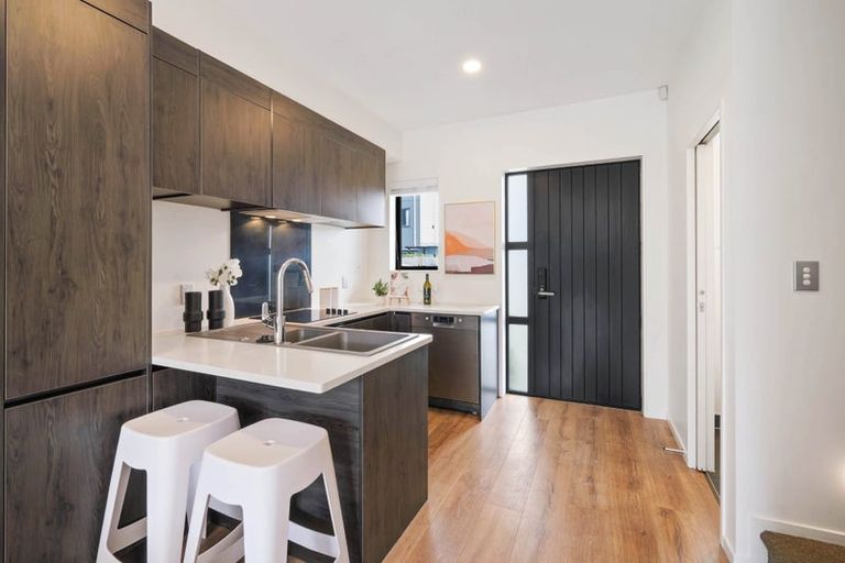 Photo of property in 7 Waru Lane, Te Atatu Peninsula, Auckland, 0610