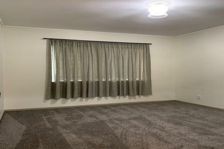 Photo of property in 3a Fruitvale Road, New Lynn, Auckland, 0600