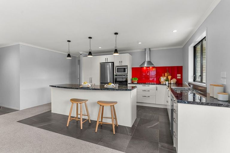 Photo of property in 4 Kowi Lakes Drive, One Tree Point, 0118