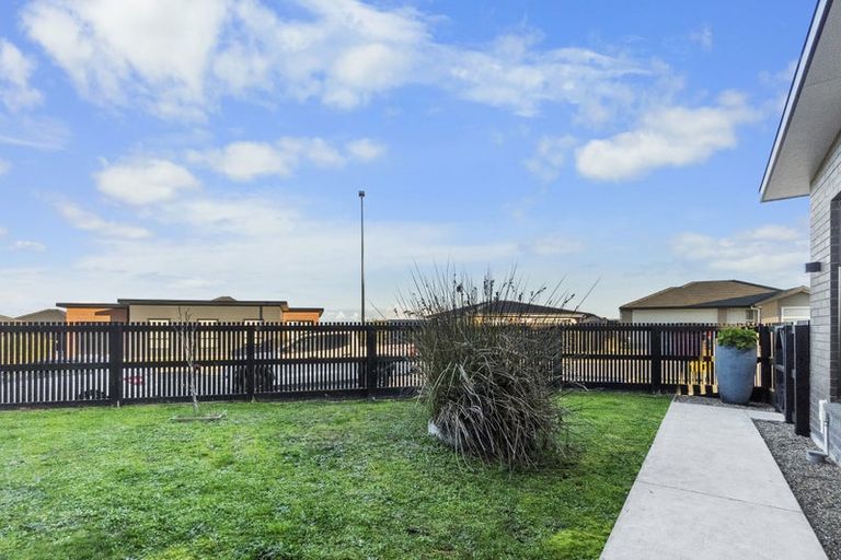 Photo of property in 17 Pragma Rise, Rototuna North, Hamilton, 3210