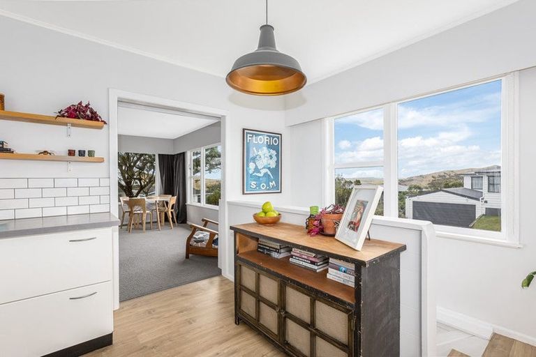 Photo of property in 22 Lomita Road, Johnsonville, Wellington, 6037