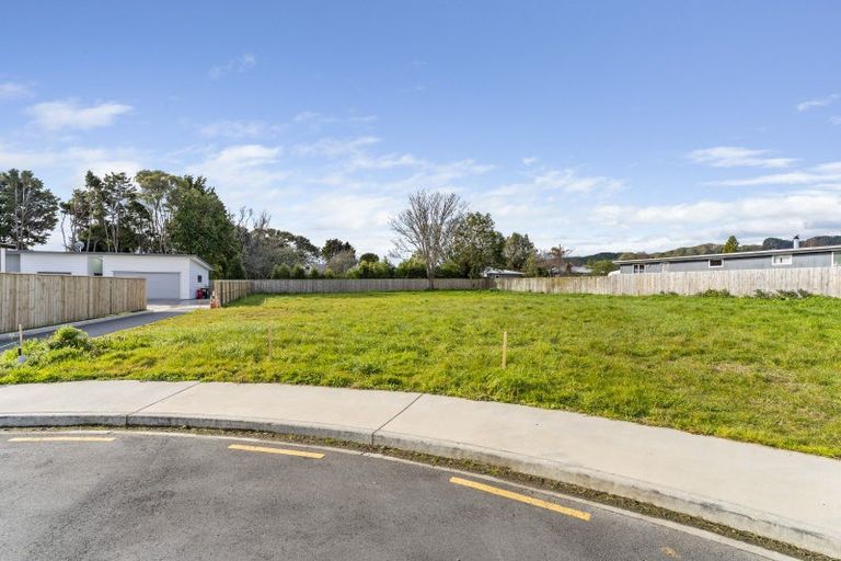 Photo of property in 10 Ropata Te Ao Way, Otaki, 5512