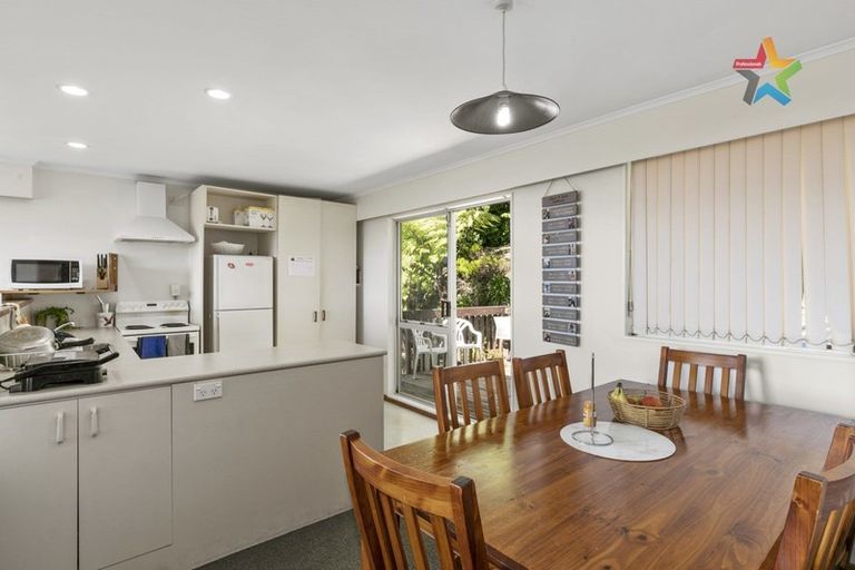 Photo of property in 89 Miromiro Road, Normandale, Lower Hutt, 5010