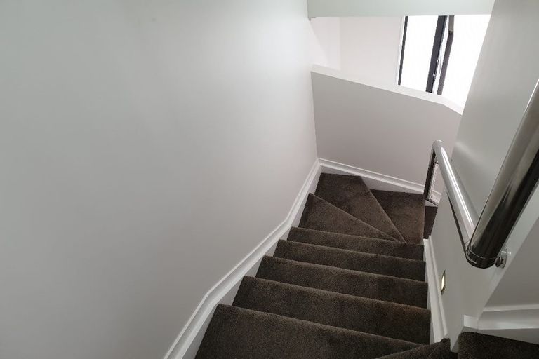 Photo of property in 4225a Great North Road, Glendene, Auckland, 0602