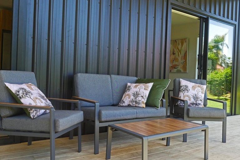 Photo of property in 15 Hau Lane, Oakura, 4314