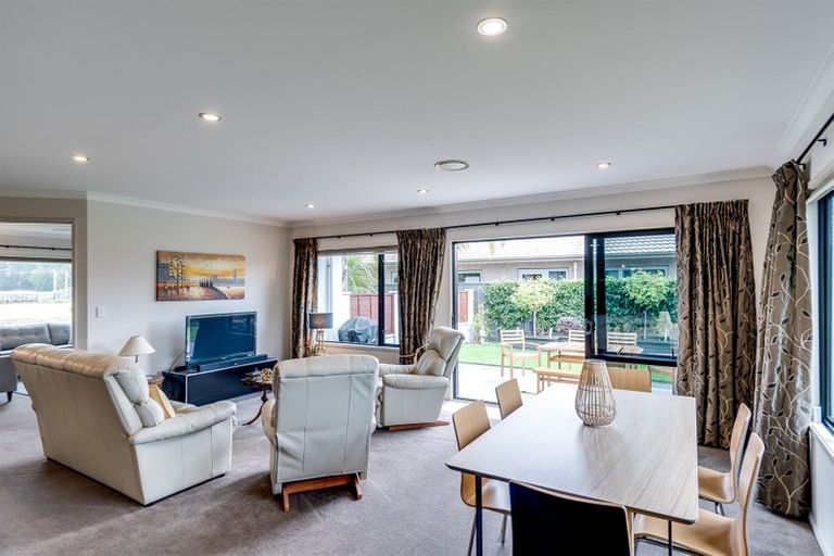 Photo of property in 28 Orotu Drive, Poraiti, Napier, 4112