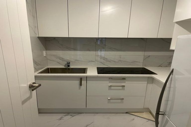 Photo of property in 66a West Harbour Drive, West Harbour, Auckland, 0618