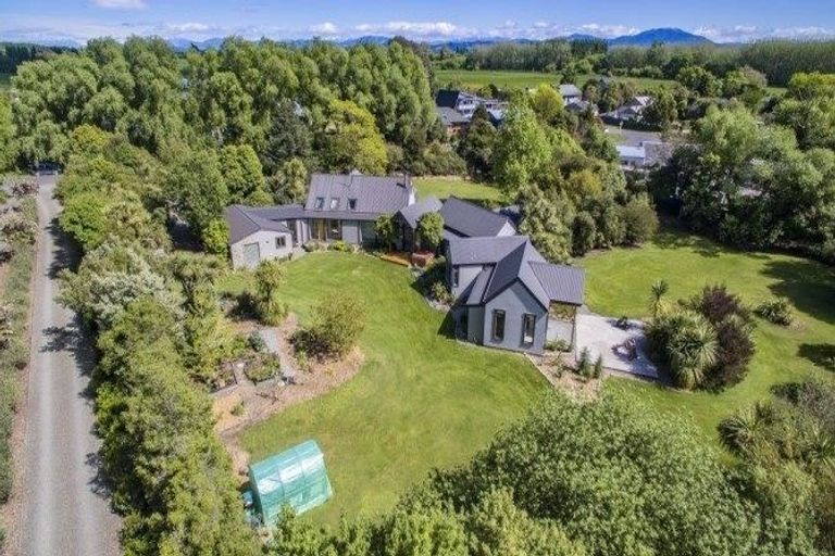 Photo of property in 66 Allin Drive, Waikuku Beach, 7402