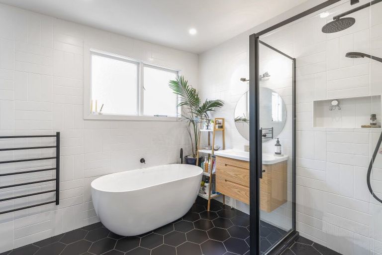 Photo of property in 28 Eatwell Avenue, Paraparaumu Beach, Paraparaumu, 5032