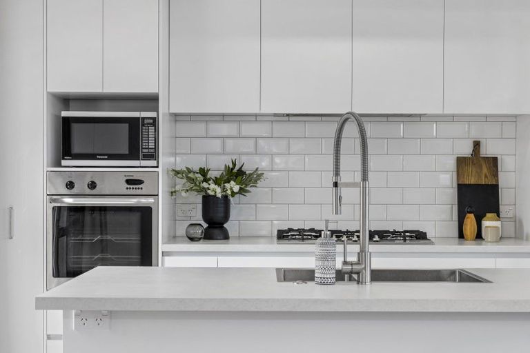 Photo of property in 14 Bell Common Close, Bethlehem, Tauranga, 3110