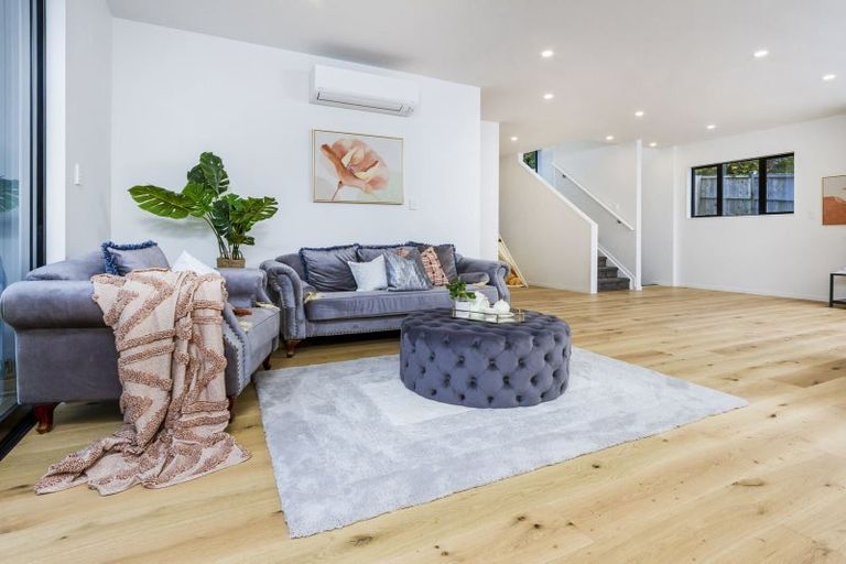 Photo of property in 31c Linwood Avenue, Forrest Hill, Auckland, 0620