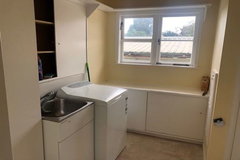 Photo of property in 9 Savoy Road, Glen Eden, Auckland, 0602