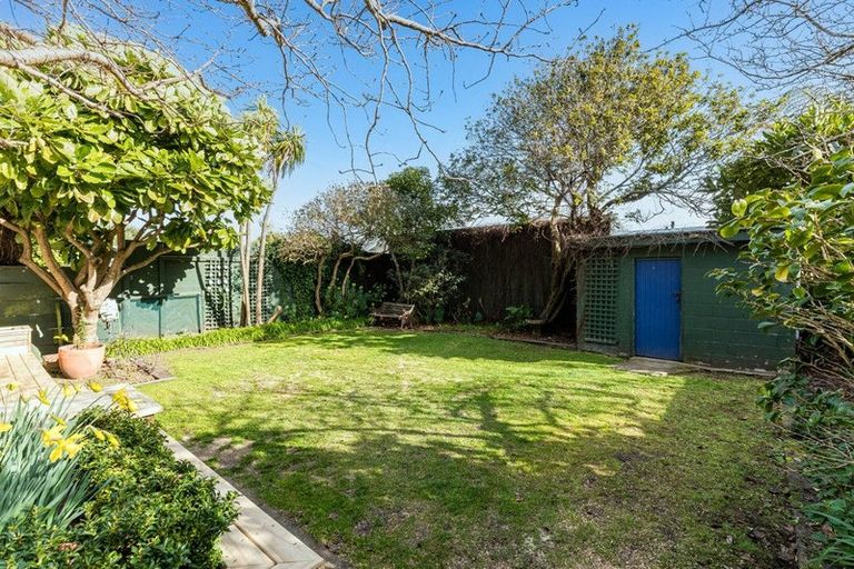 Photo of property in 218 Muritai Road, Eastbourne, Lower Hutt, 5013