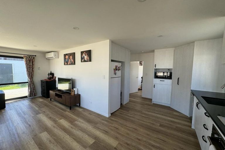 Photo of property in 20 Tamariki Avenue, Kelston, Auckland, 0602