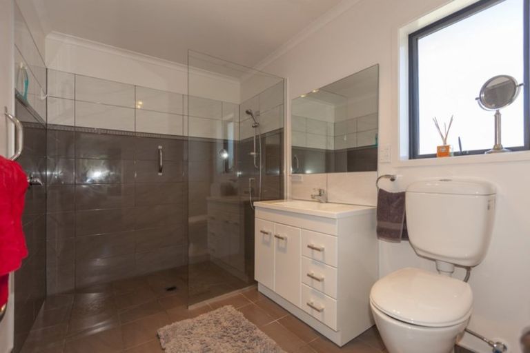 Photo of property in 27 Telford Way, Raumati Beach, Paraparaumu, 5032