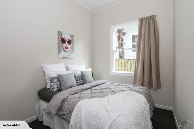 Photo of property in 296 Karori Road, Karori, Wellington, 6012