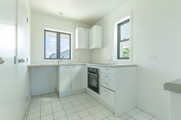 Photo of property in 7/6 John Jennings Drive, Oteha, Auckland, 0632