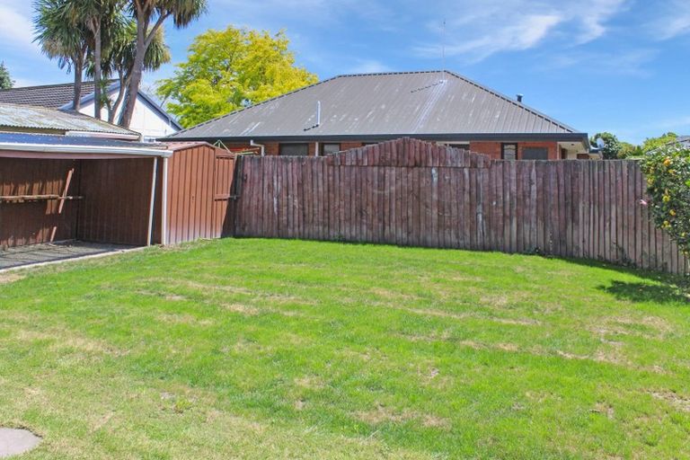 Photo of property in 13 Yardley Street, Avonhead, Christchurch, 8042