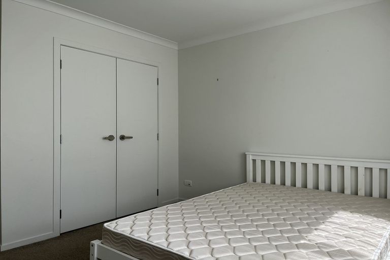 Photo of property in 12 Bridget Court, Red Beach, 0932